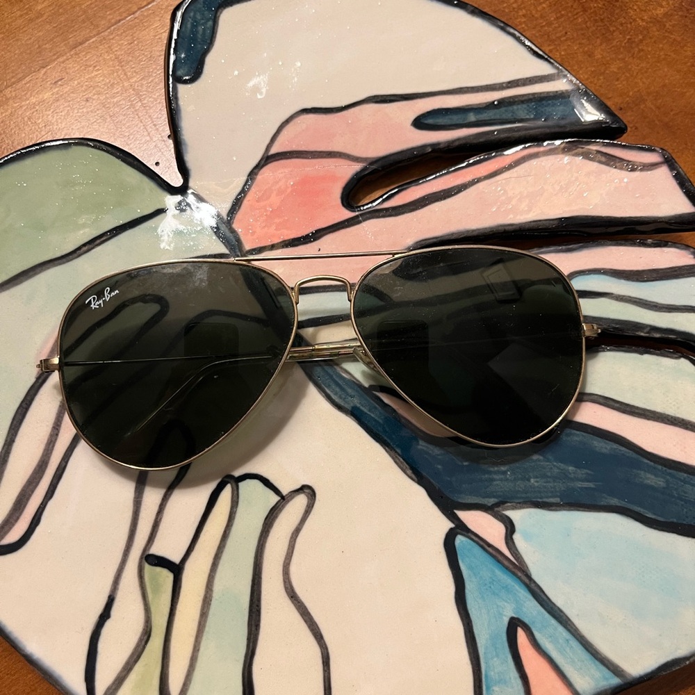 Ray-Ban Gold Frame Aviator Sunglasses with Dark Lenses